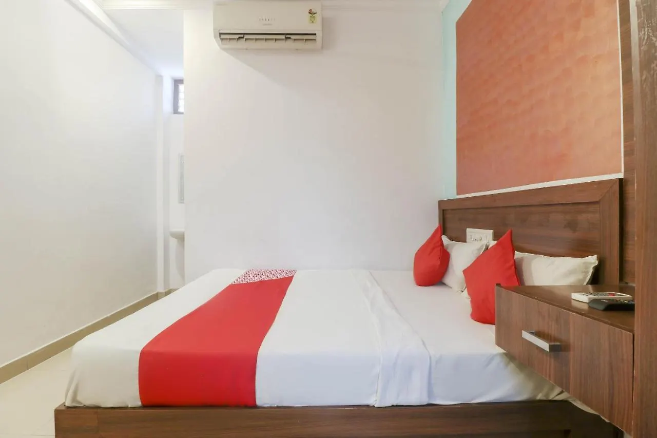 Oyo 73602 Hotel White House Thrissur